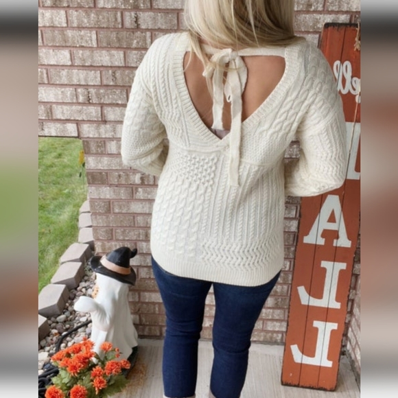 Cozy open back knit sweater - Picture 1 of 2